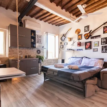 Stonehouse Апартаменты